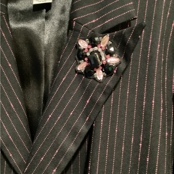 Blazer - Picture 6 of 6